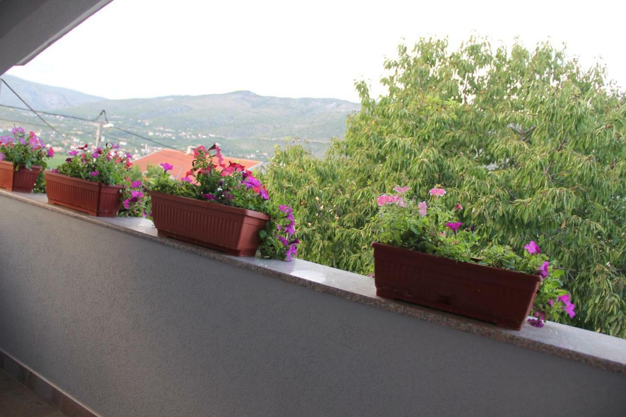 Holiday Home Flora Mostar Eksteriør bilde